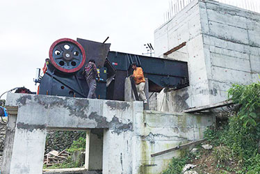 廣東煤矸石破碎生產(chǎn)線現(xiàn)場(chǎng)