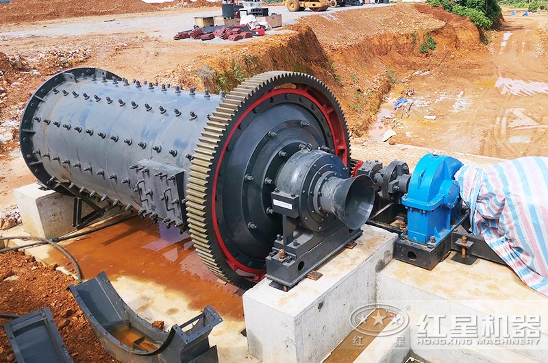 球磨機(jī)工作現(xiàn)場(chǎng)圖片