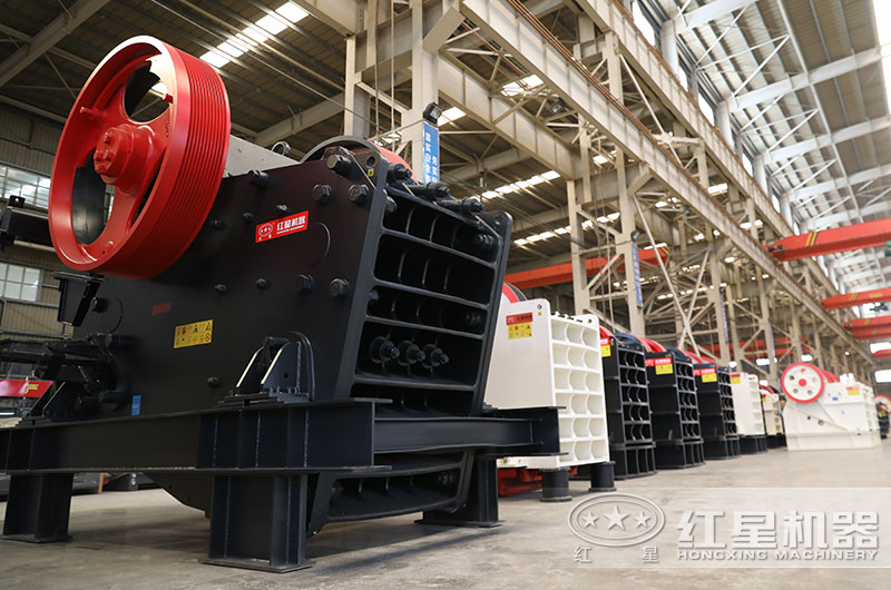 顎式破碎機(jī)圖片