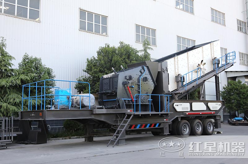 可移動式碎石機(jī)圖片 可移動式碎石機(jī)圖片