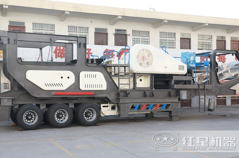 大型輪胎移動(dòng)破碎機(jī)圖片