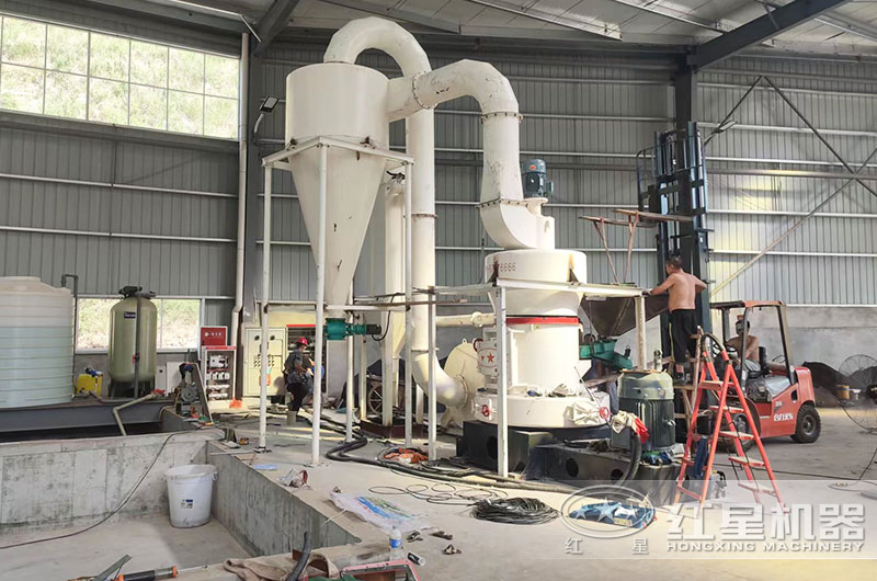 礦渣立磨工作現(xiàn)場實(shí)拍圖 礦渣立磨工作現(xiàn)場實(shí)拍圖