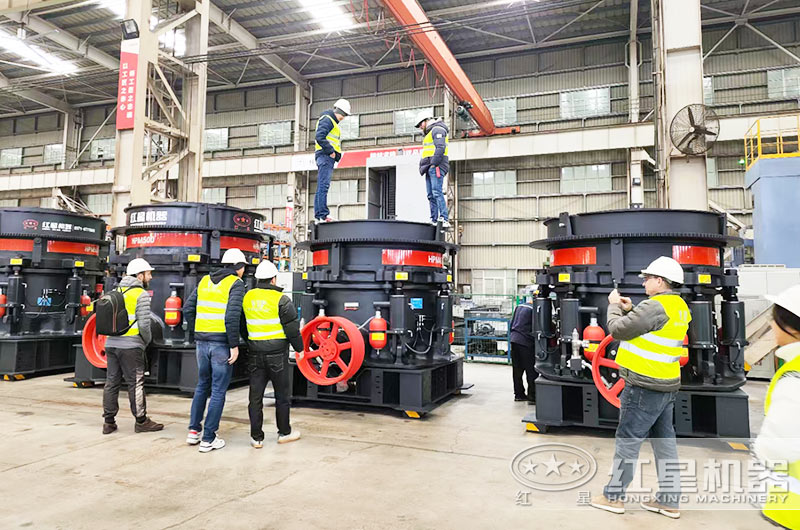 客戶來廠考察設(shè)備