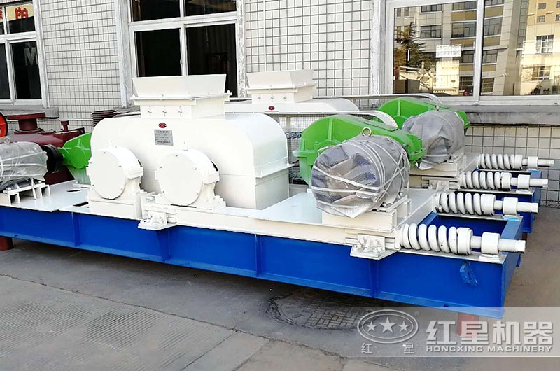 每小時200噸對輥制砂機多少錢一臺？附型號和技術(shù)參數(shù)