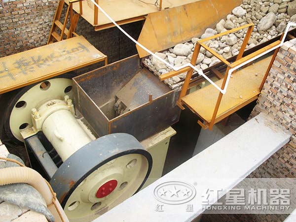 打石機(jī)設(shè)備有幾種，產(chǎn)能分別多少