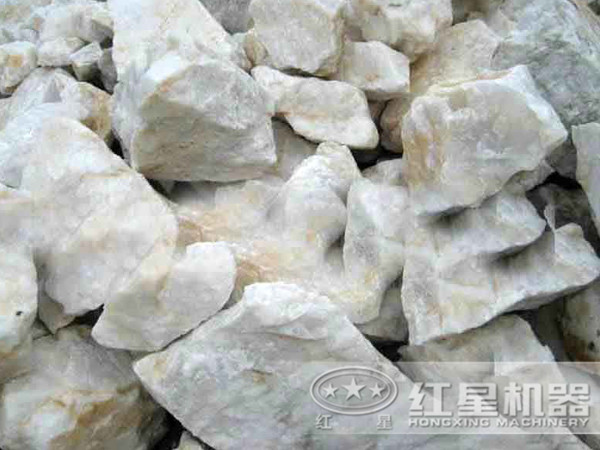 時產(chǎn)800噸的硅石破碎生產(chǎn)線需要哪些設(shè)備？需要投資多少錢？