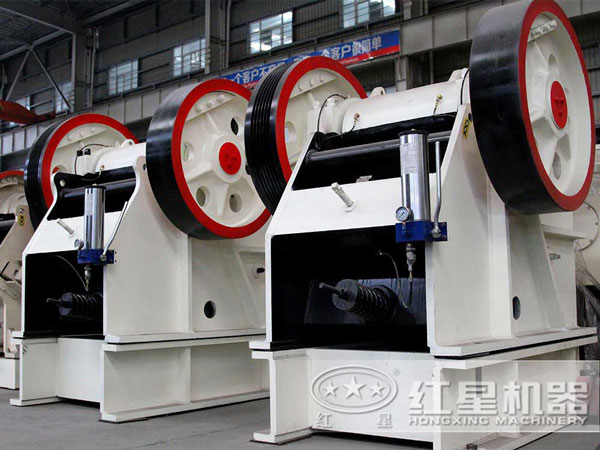大型石頭顎破碎機(jī)市價(jià)多錢？（內(nèi)附高清顎破作業(yè)視頻）