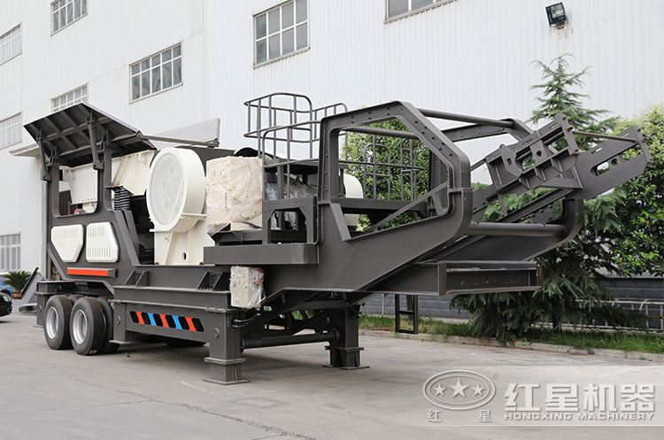 小型移動磕石機(jī)多少錢？日產(chǎn)能達(dá)到百噸以上嗎