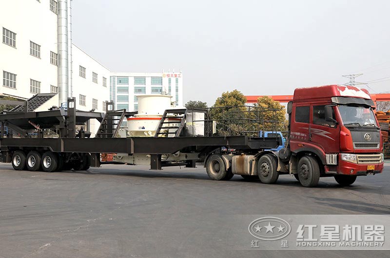 時產(chǎn)70噸河沙移動制砂機發(fā)貨現(xiàn)場