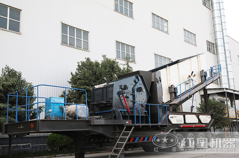 如何快速把石頭打碎，這款移動石頭碎石機可以幫您實現(xiàn)