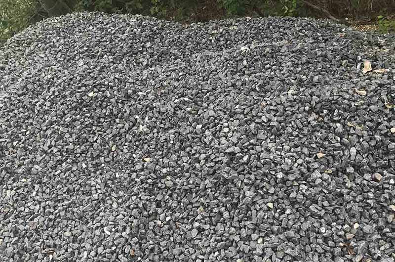 鋪路、修路用的瓜子石破碎機多少錢一套