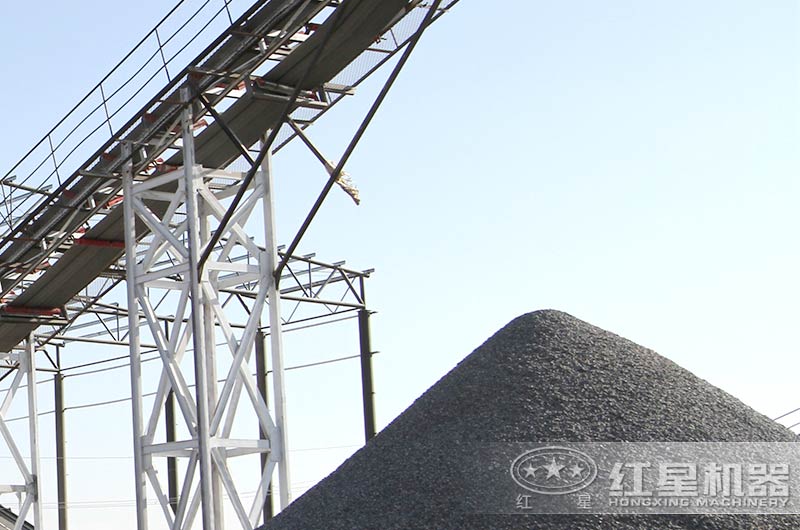 哪里有賣青石移動(dòng)磕石機(jī)，報(bào)價(jià)大概多少錢（內(nèi)附視頻）