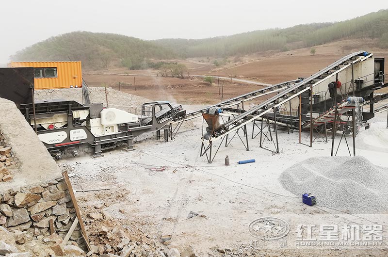 時(shí)產(chǎn)15、20、30噸的小型移動(dòng)碎石機(jī)可行嗎？