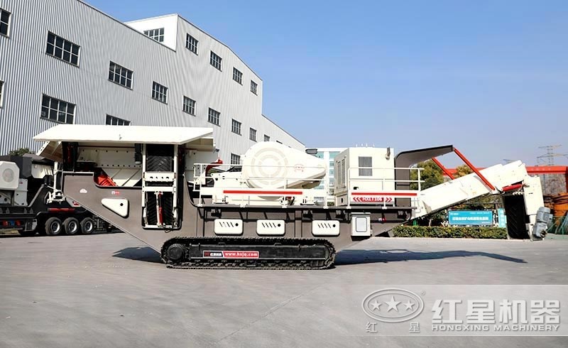 大型采石場(chǎng)用以柴油為動(dòng)力的履帶破碎機(jī)更高產(chǎn)、環(huán)保