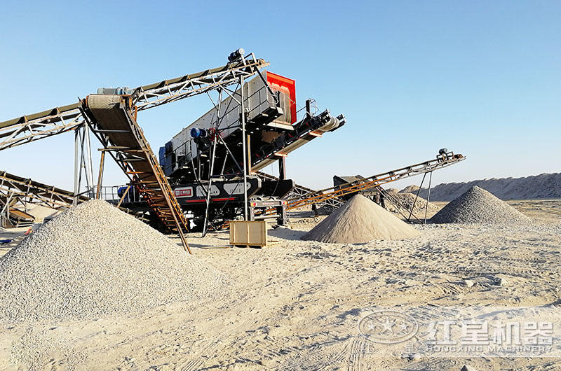 移動(dòng)車載碎石機(jī)作業(yè)現(xiàn)場