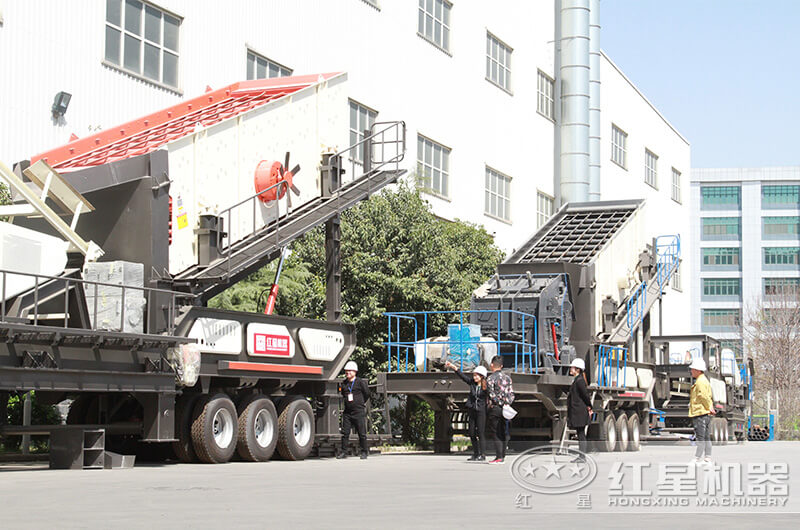 河北用戶來(lái)廠參觀小型移動(dòng)砂石設(shè)備