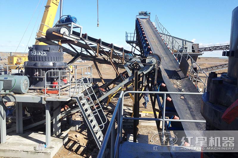 石灰石破碎生產(chǎn)線(xiàn)客戶(hù)現(xiàn)場(chǎng)一