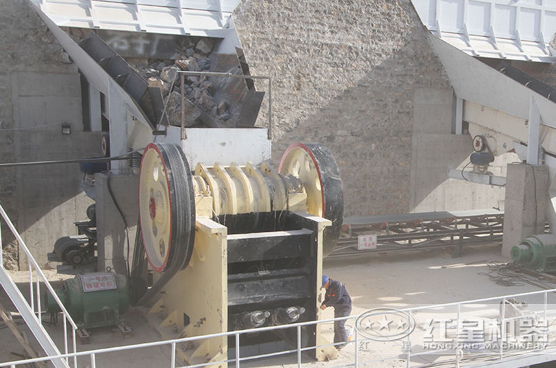 時產(chǎn)1000噸的鄂破機下料口多大，有哪些型號？