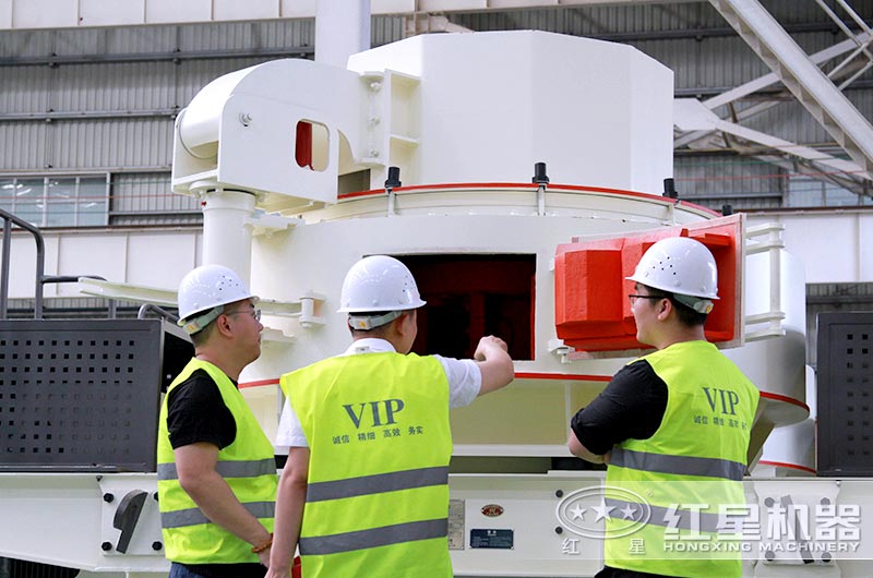 陜西咸陽(yáng)用戶來(lái)廠考察選購(gòu)石頭磨沙機(jī)設(shè)備