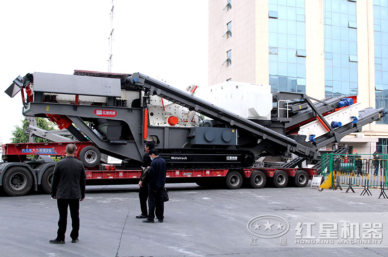 履帶式砂石粉碎機(jī)全力出擊，碎石效果驚人，報(bào)價(jià)是多少？