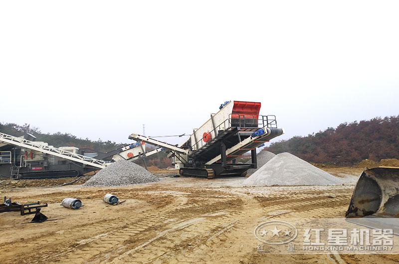移動(dòng)破石子機(jī)，目前國(guó)內(nèi)比較先進(jìn)的破碎石子機(jī)器