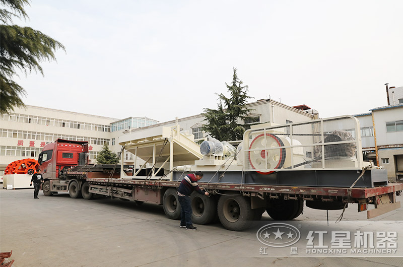 對輥機發(fā)貨現(xiàn)場