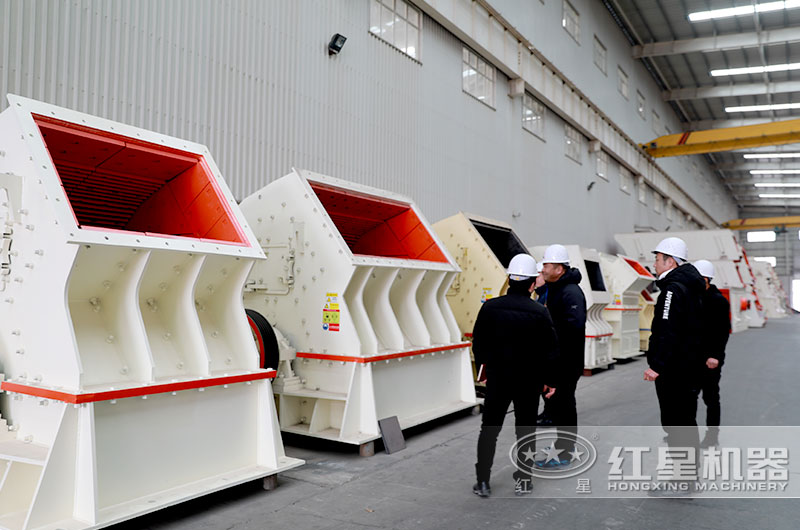 破碎鋼渣用哪種破碎機(jī)好？產(chǎn)量是多少？