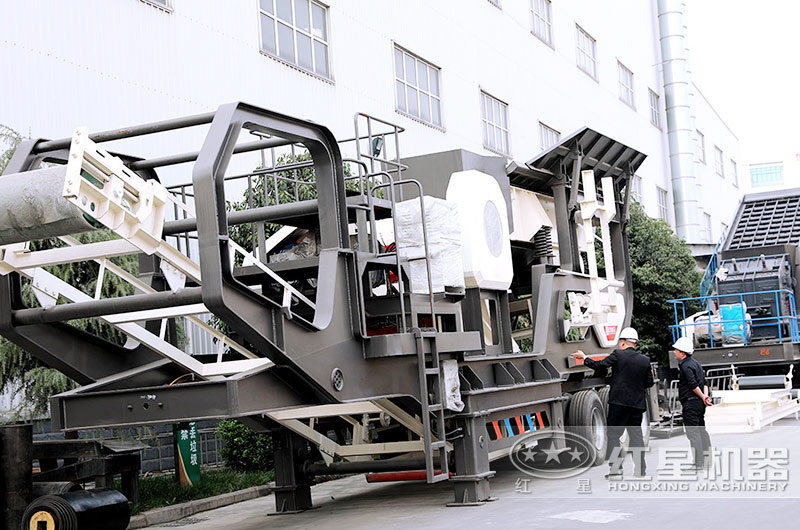 客戶來(lái)廠考察移動(dòng)式建筑垃圾破碎站