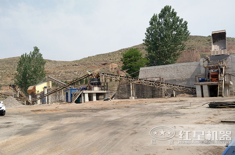 破碎玄武巖用什么機(jī)器好？整條生產(chǎn)線還需要哪些設(shè)備？