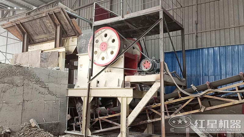 破碎機(jī)250x400自重多少噸？有全自動(dòng)的嗎