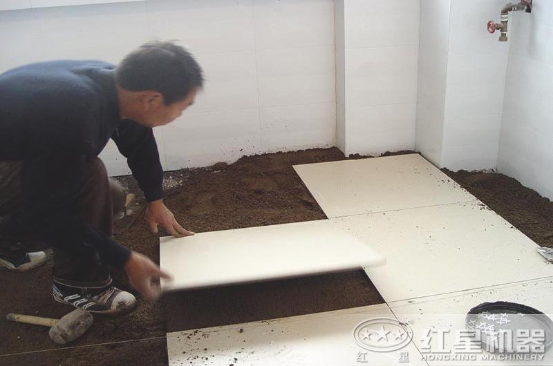 鋪地磚用石粉和沙子哪個好？制粗石粉用什么制沙機(jī)？
